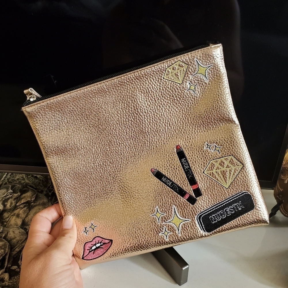 🎇 3 for $30 🎇Authentic Nudestix make up bag NWOT